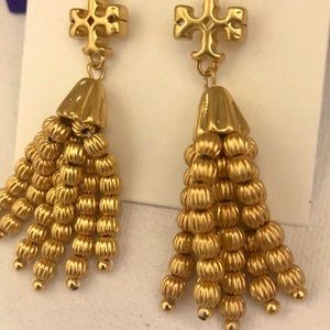 NWT TORI BURCH ROXANNE ROLLED BRASS TASSEL GOLD EARRINGS.